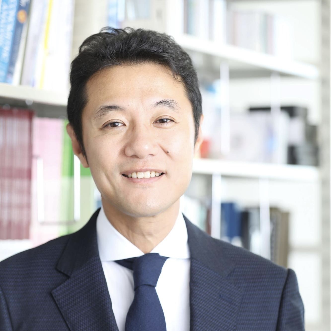 入山教授